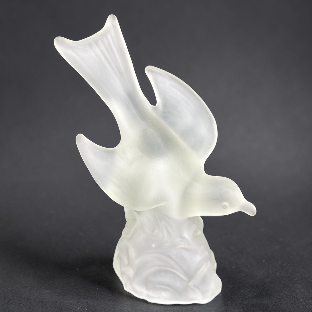 Vintage LE Smith Clear Frosted Satin Glass Bird Figurine Swallow Swift Sculpture